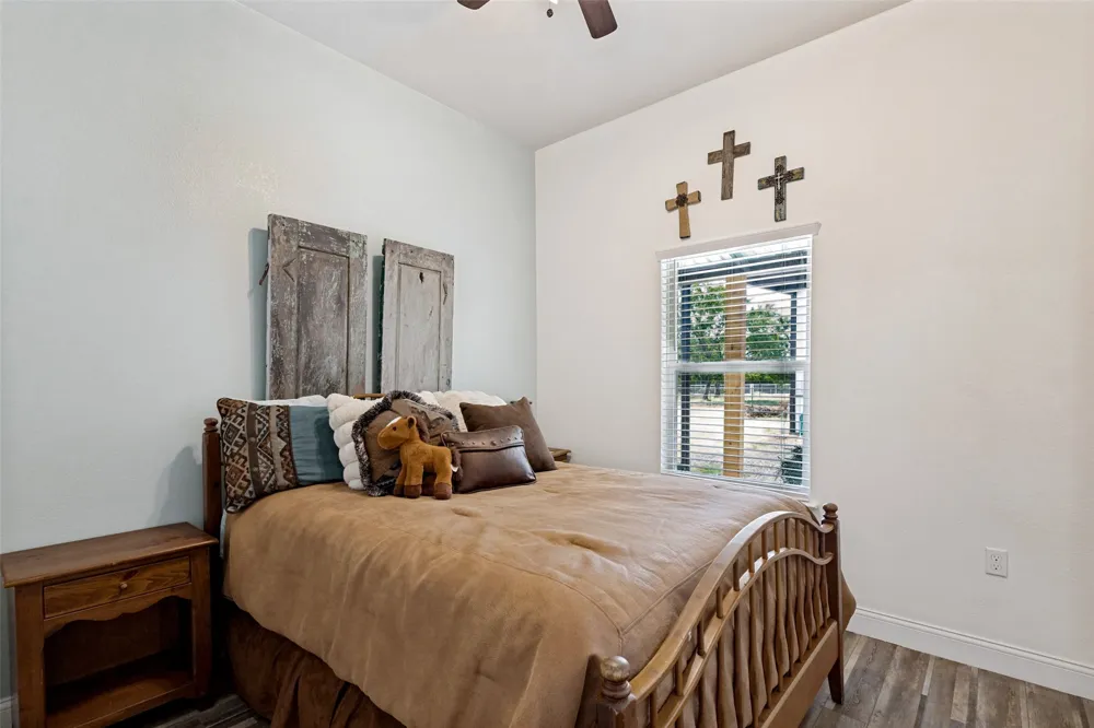 225 County Road 286 Collinsville, TX 76233