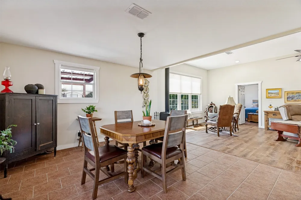 225 County Road 286 Collinsville, TX 76233
