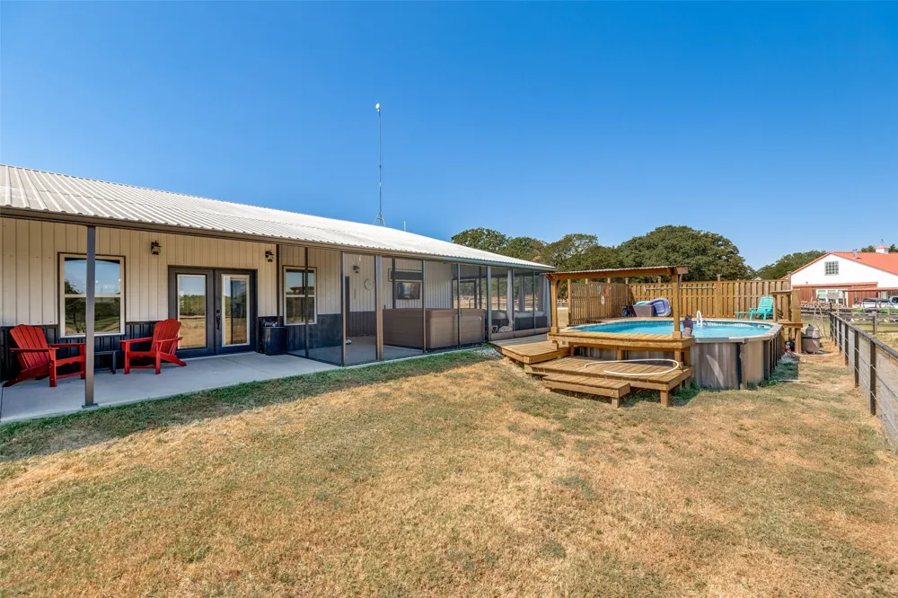 225 County Road 286 Collinsville, TX 76233