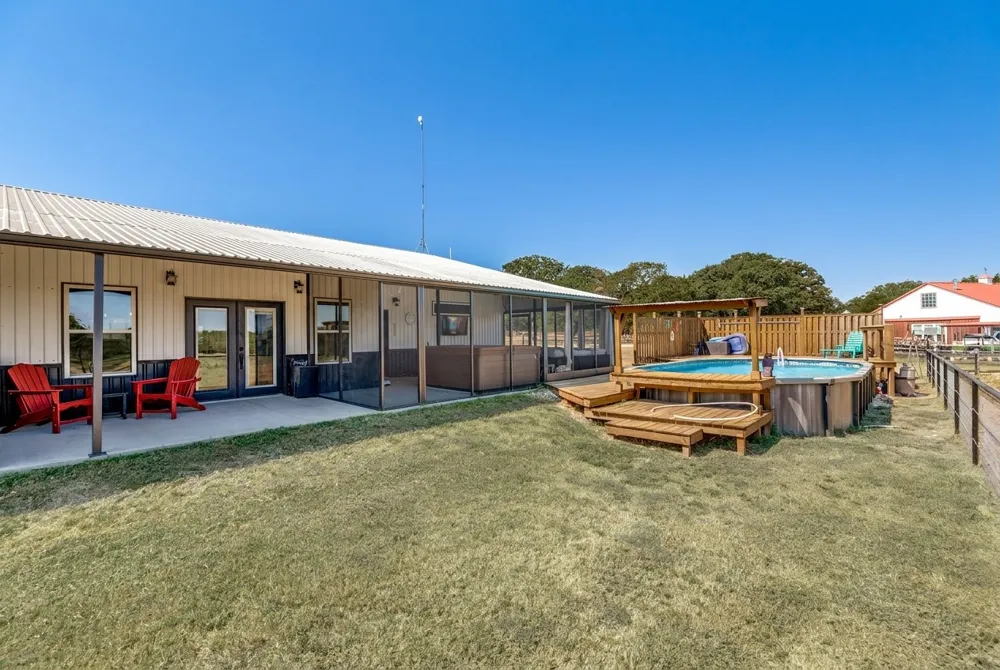 225 County Road 286 Collinsville, TX 76233