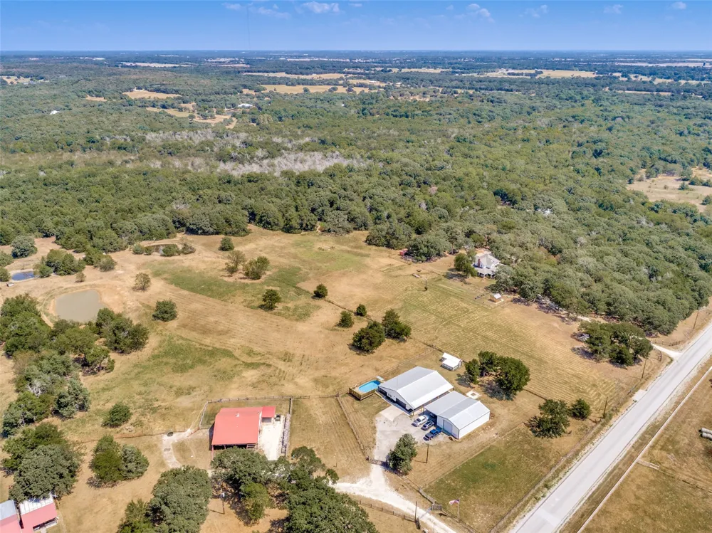225 County Road 286 Collinsville, TX 76233