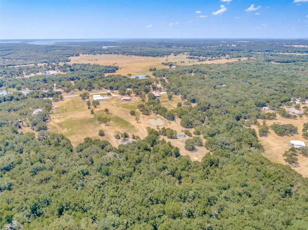 225 County Road 286 Collinsville, TX 76233