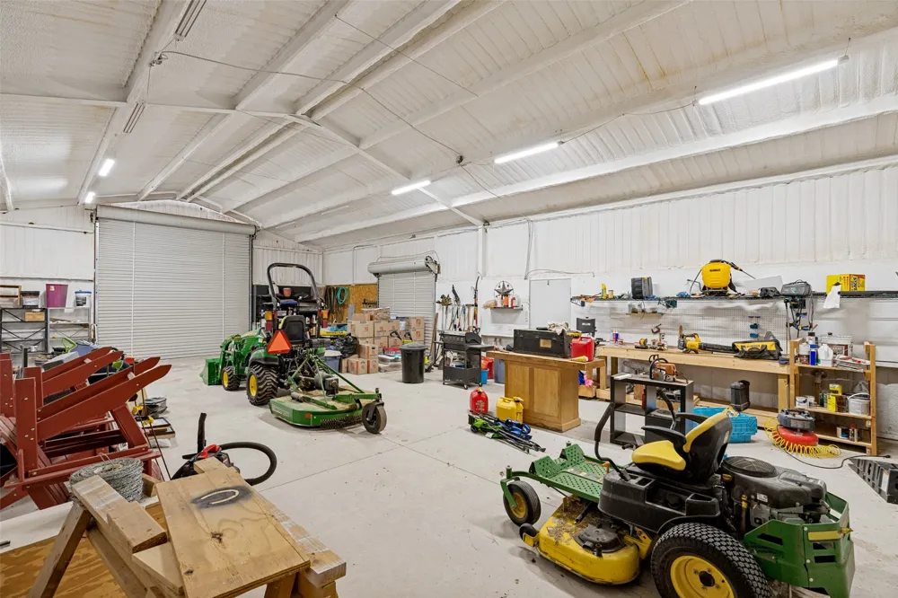 225 County Road 286 Collinsville, TX 76233