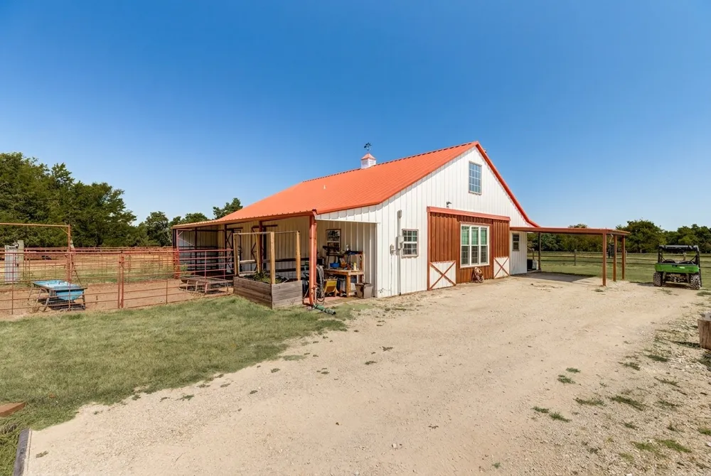 225 County Road 286 Collinsville, TX 76233