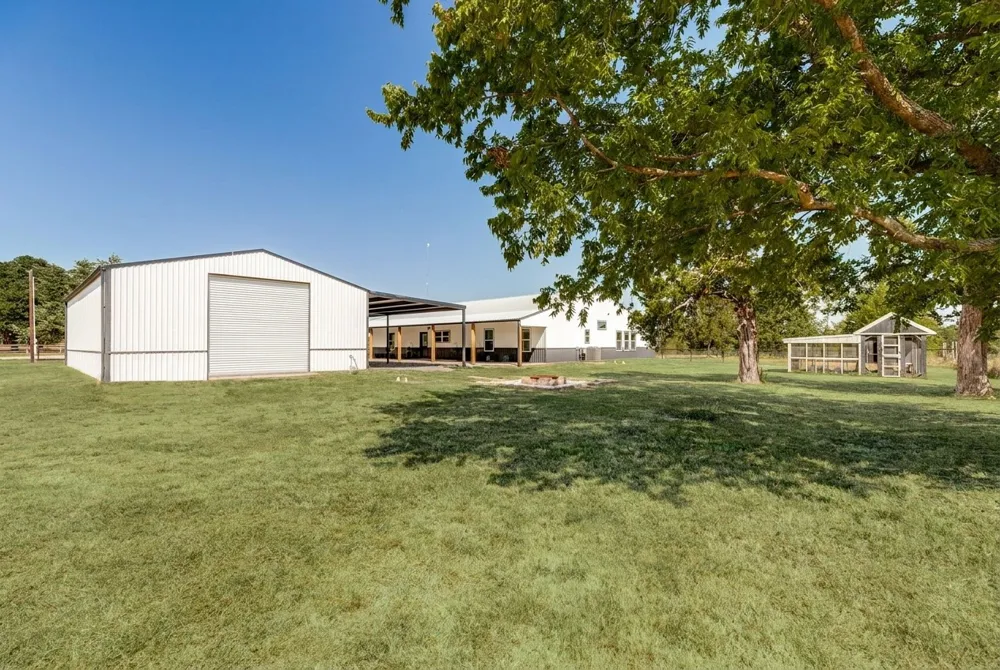225 County Road 286 Collinsville, TX 76233