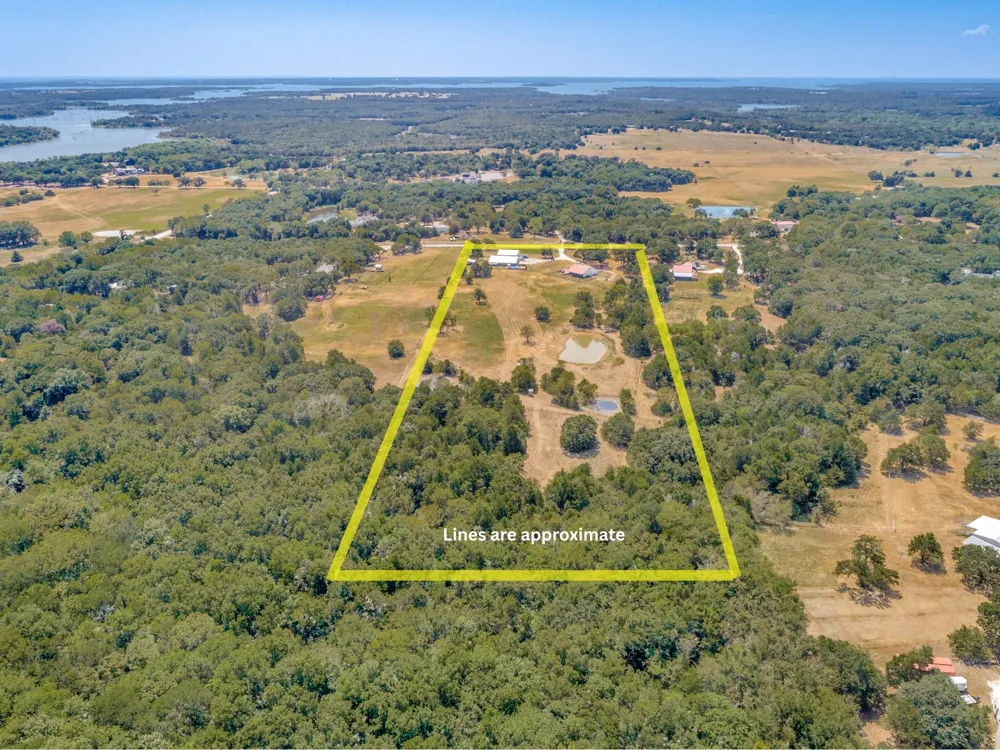 225 County Road 286 Collinsville, TX 76233