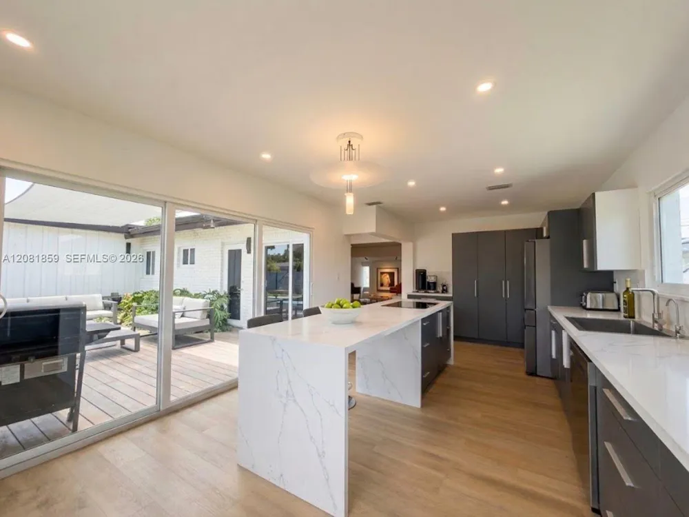1720 SW 23rd Ave Fort Lauderdale, FL 33312