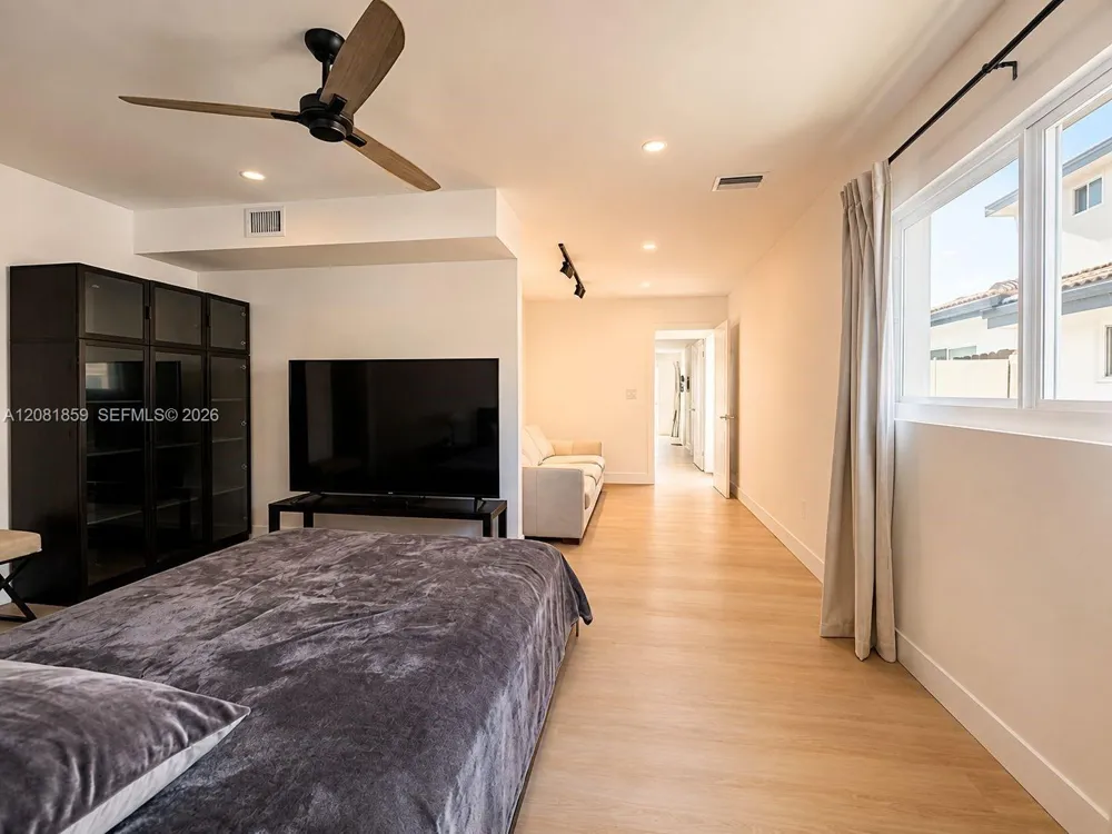1720 SW 23rd Ave Fort Lauderdale, FL 33312