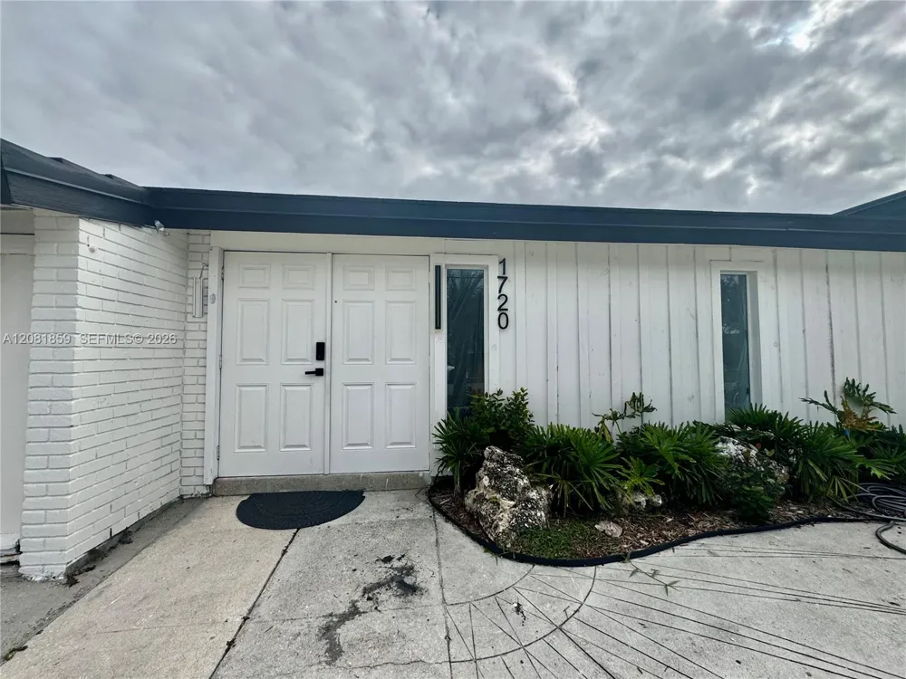 1720 SW 23rd Ave Fort Lauderdale, FL 33312