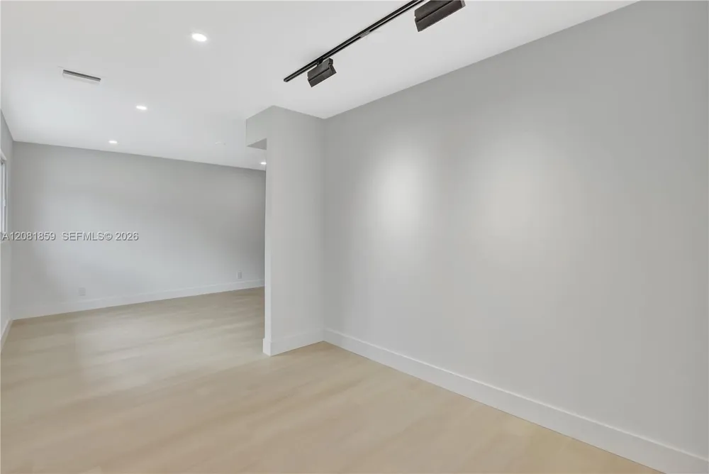 1720 SW 23rd Ave Fort Lauderdale, FL 33312