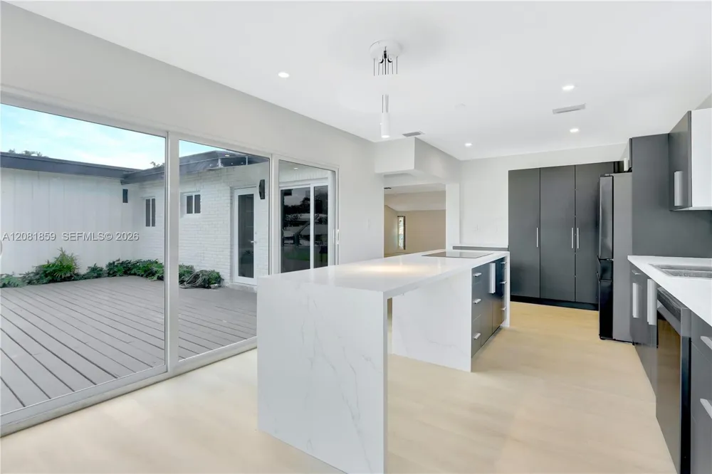 1720 SW 23rd Ave Fort Lauderdale, FL 33312