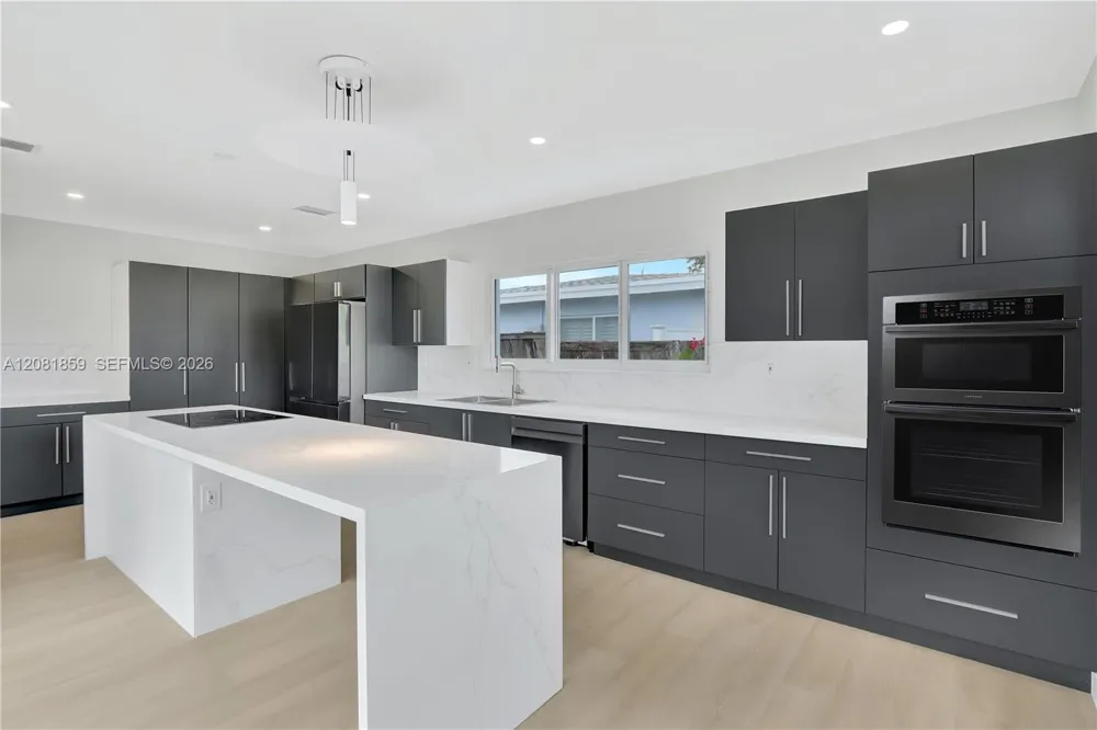 1720 SW 23rd Ave Fort Lauderdale, FL 33312