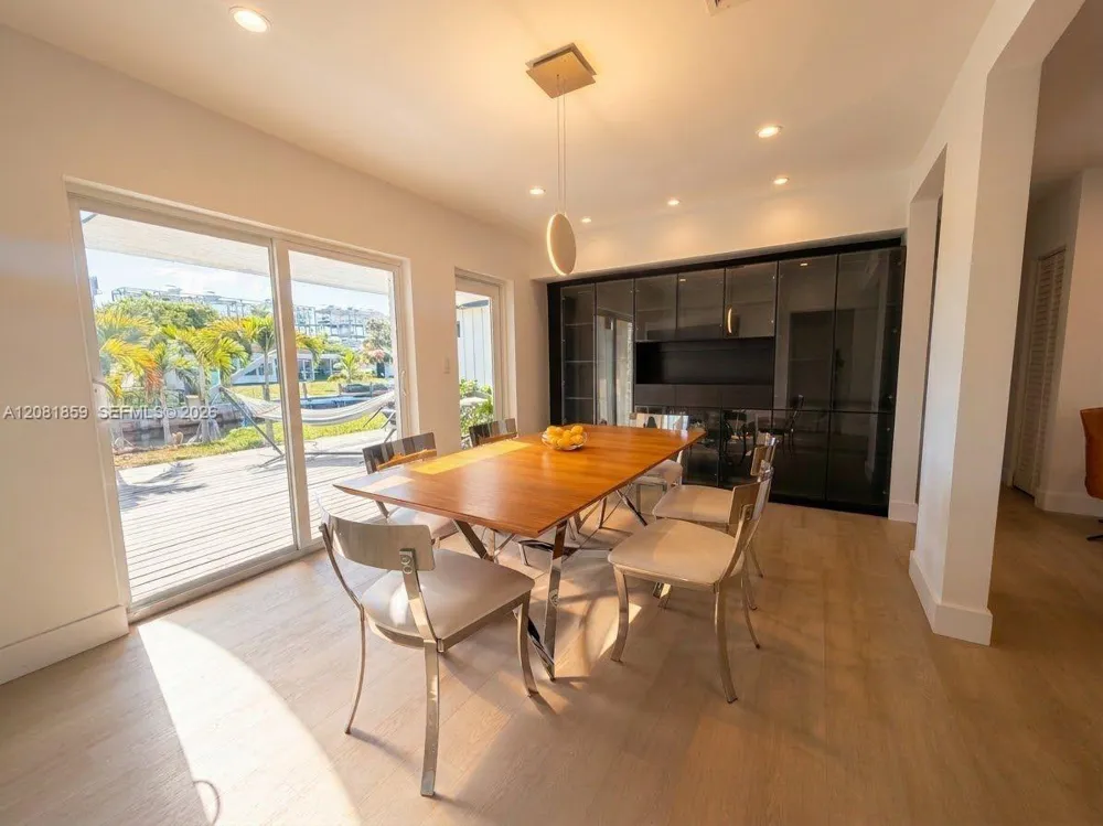 1720 SW 23rd Ave Fort Lauderdale, FL 33312