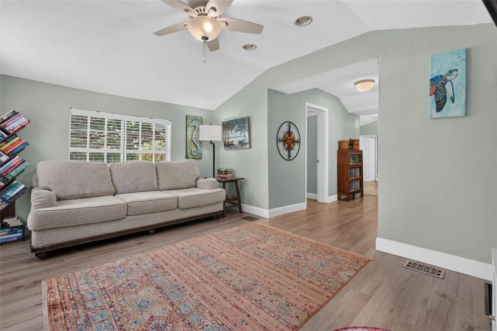5161 RENA STREET St Petersburg, FL 33709