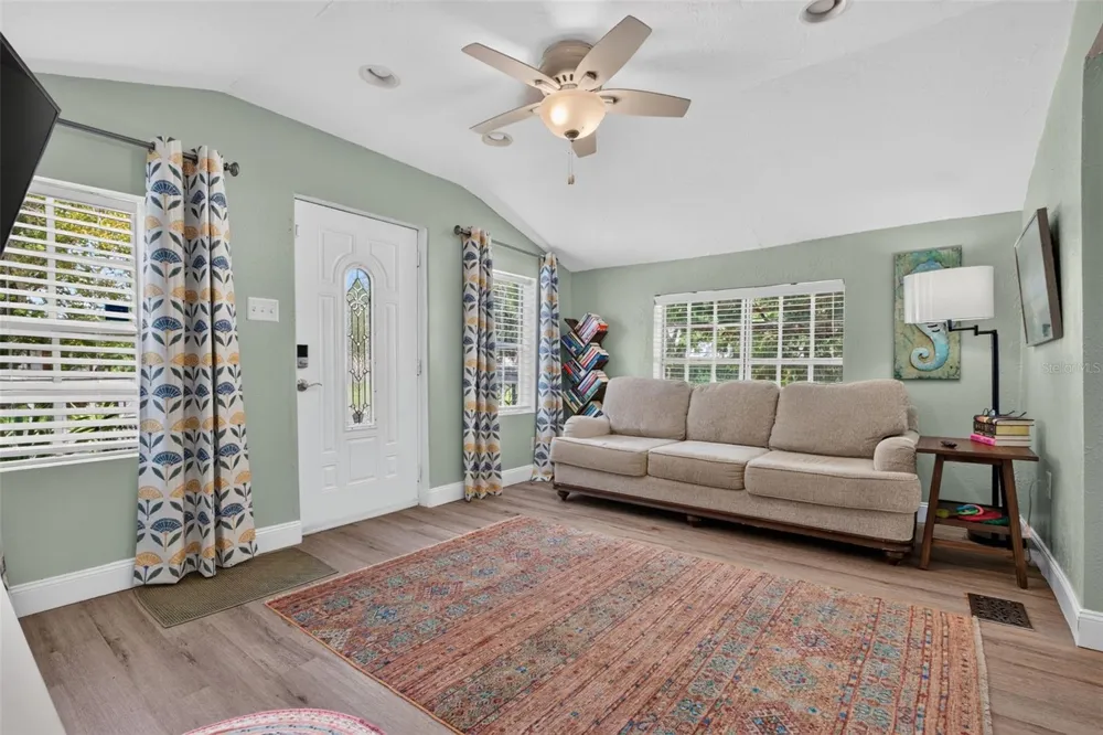 5161 RENA STREET St Petersburg, FL 33709