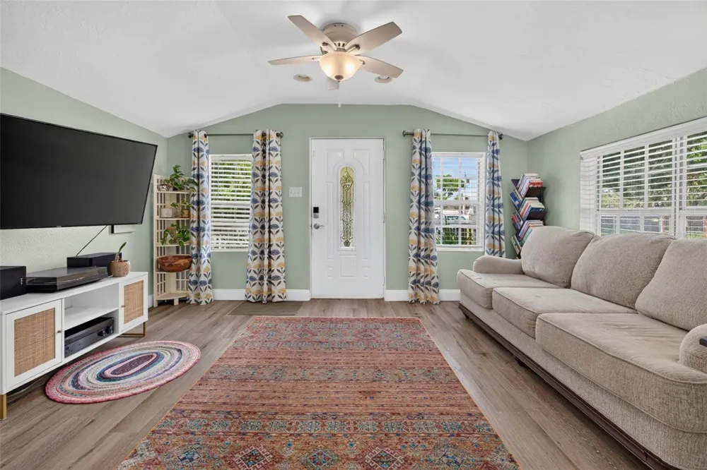 5161 RENA STREET St Petersburg, FL 33709