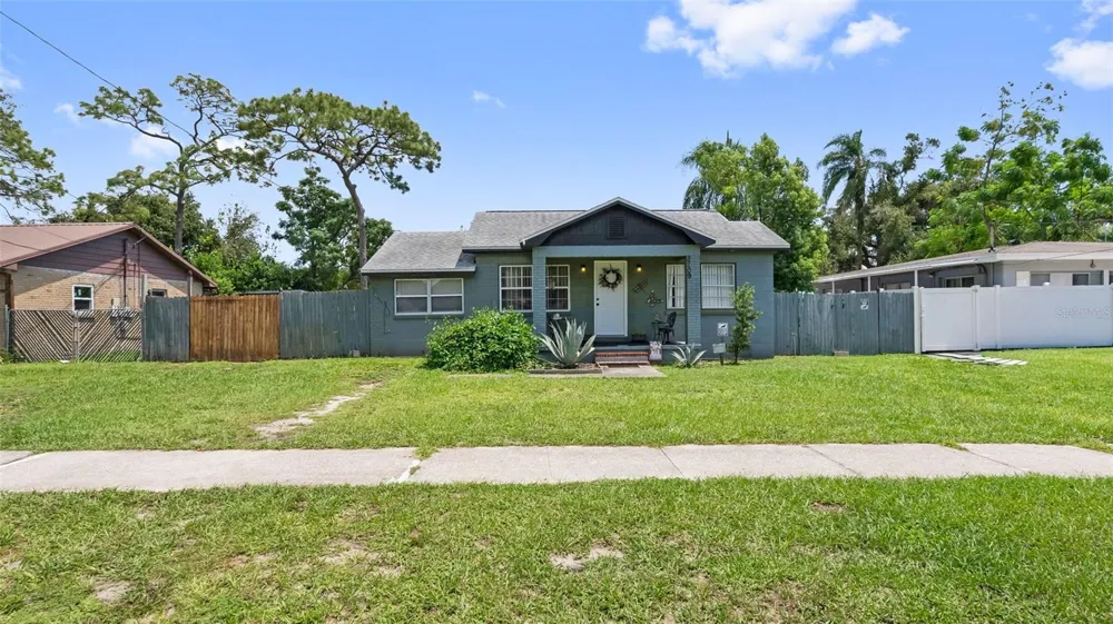 8709 EL PORTAL DRIVE Tampa, FL 33604