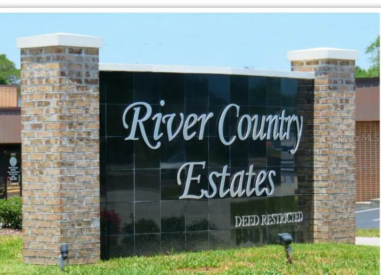 8057 DELAWARE DRIVE Weeki Wachee, FL 34607