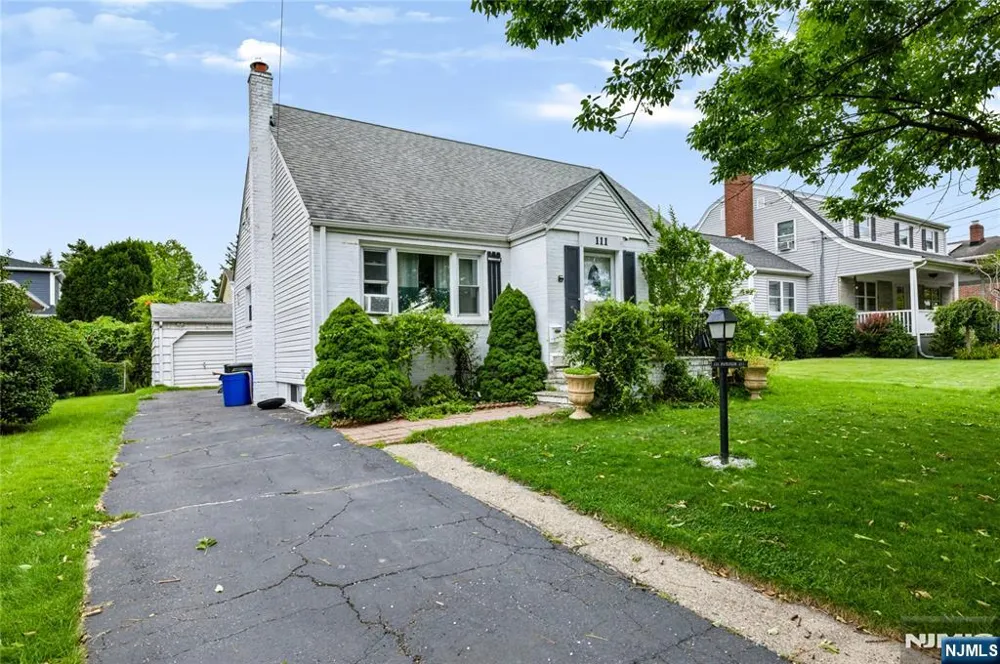 111 Paterson Avenue Hasbrouck Heights, NJ 07604