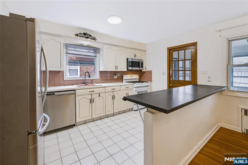 111 Paterson Avenue Hasbrouck Heights, NJ 07604