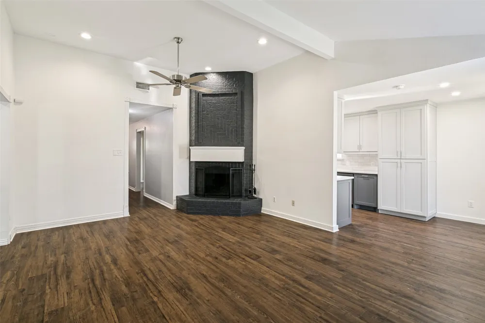 424 Allencrest Drive White Settlement, TX 76108