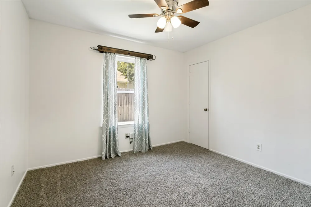 424 Allencrest Drive White Settlement, TX 76108