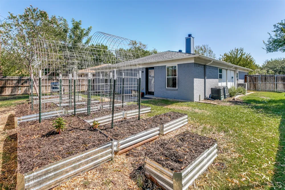 424 Allencrest Drive White Settlement, TX 76108