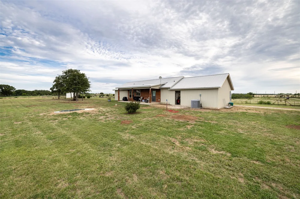 493 Browning Road Bellevue, TX 76228