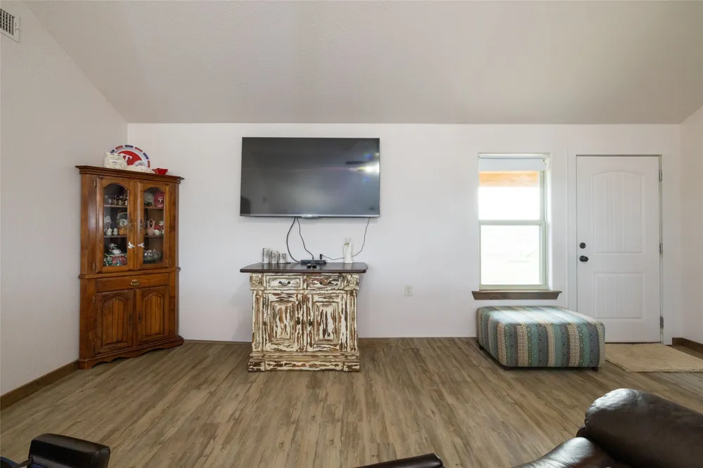 493 Browning Road Bellevue, TX 76228
