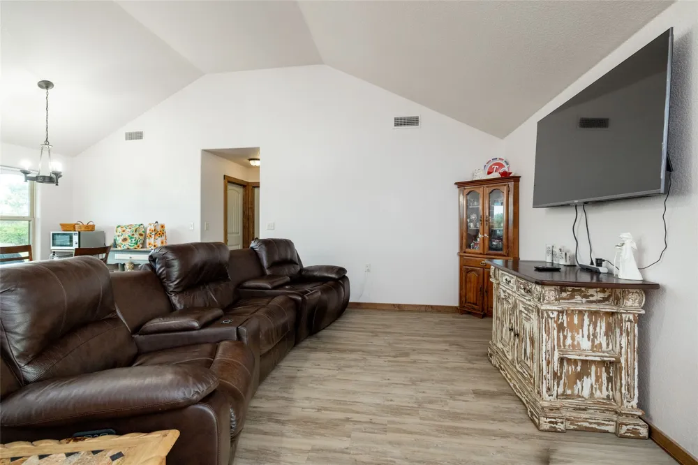 493 Browning Road Bellevue, TX 76228