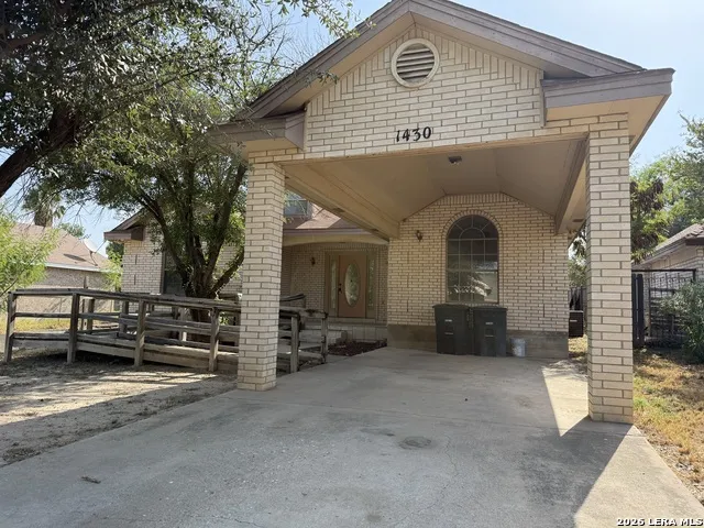 1430 RAINTREE DR Eagle Pass, TX 78852
