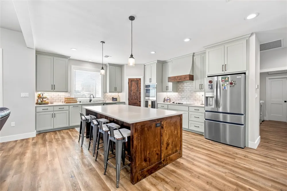 106 Laurel Oak Circle Cuero, TX 77954