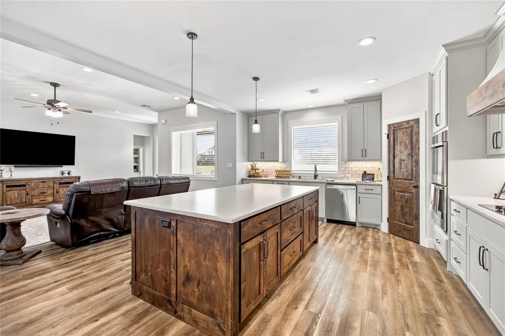 106 Laurel Oak Circle Cuero, TX 77954