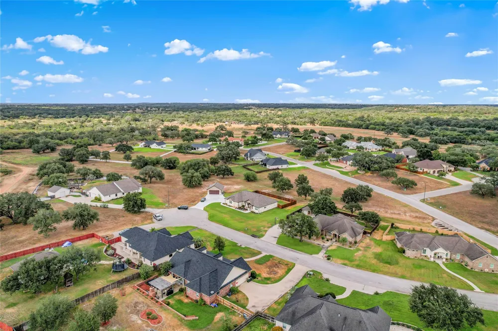 106 Laurel Oak Circle Cuero, TX 77954
