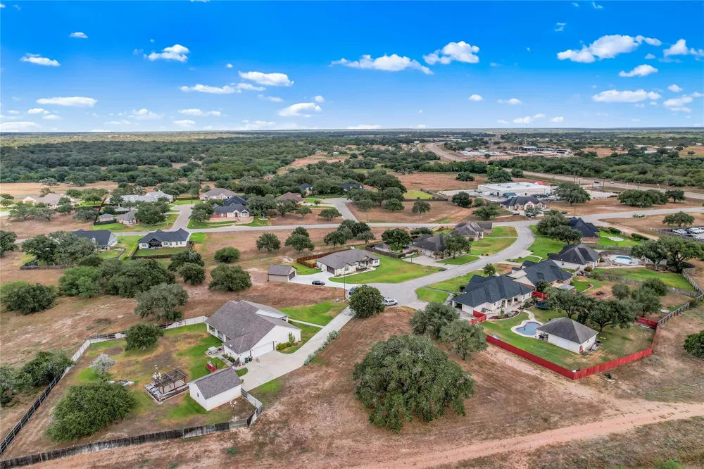 106 Laurel Oak Circle Cuero, TX 77954