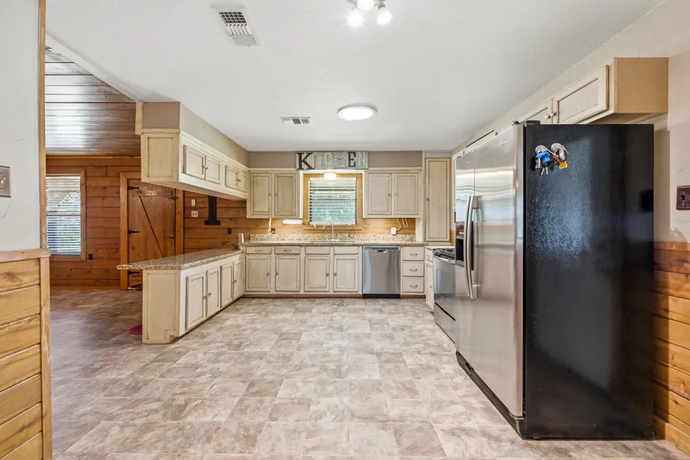 577 Watson Road Normangee, TX 77871