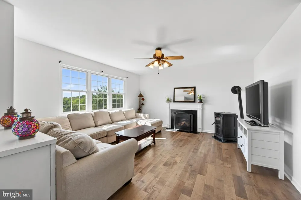 8840 MAPLEVILLE ROAD Mount Airy, MD 21771