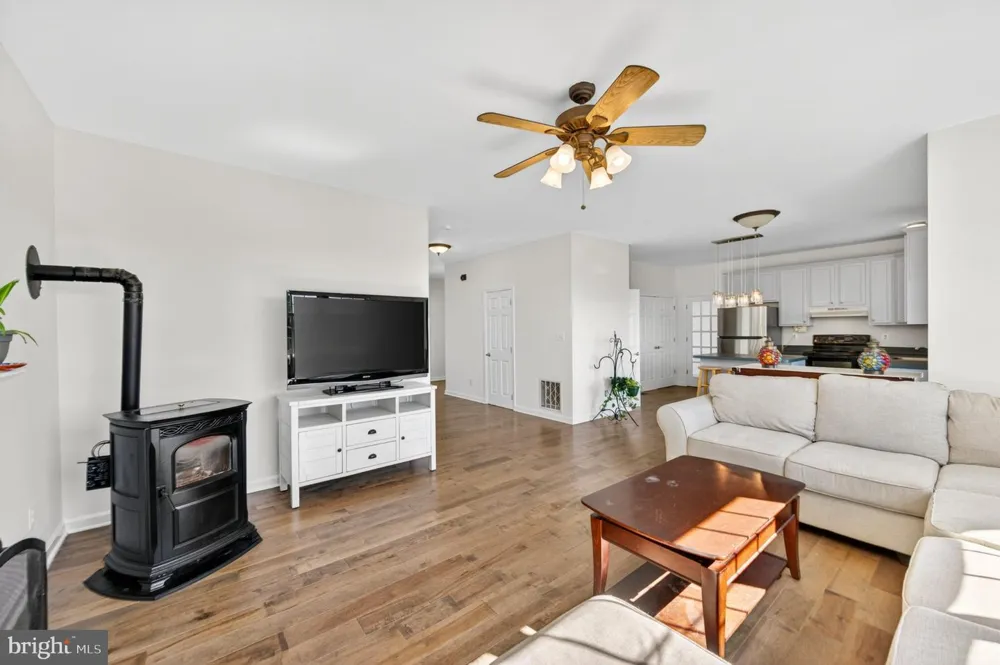 8840 MAPLEVILLE ROAD Mount Airy, MD 21771