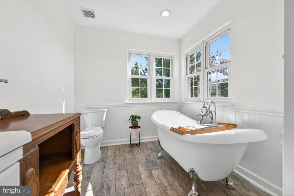 8840 MAPLEVILLE ROAD Mount Airy, MD 21771