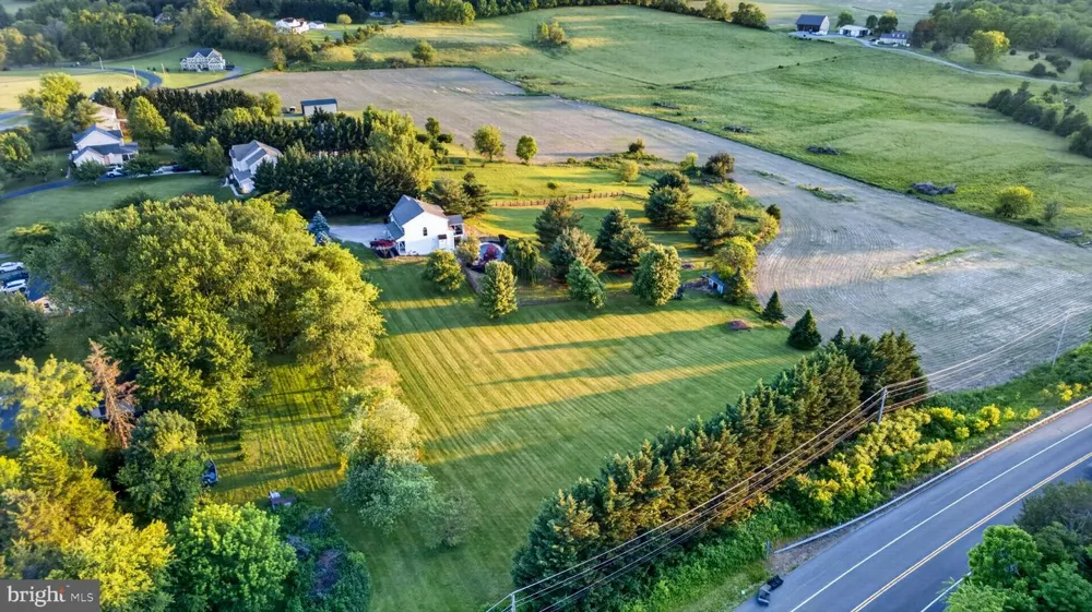 8840 MAPLEVILLE ROAD Mount Airy, MD 21771