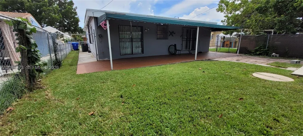 3641 NW 15th St Miami, FL 33125