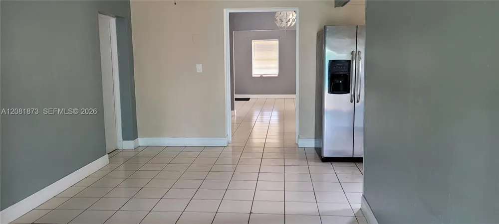 3641 NW 15th St Miami, FL 33125