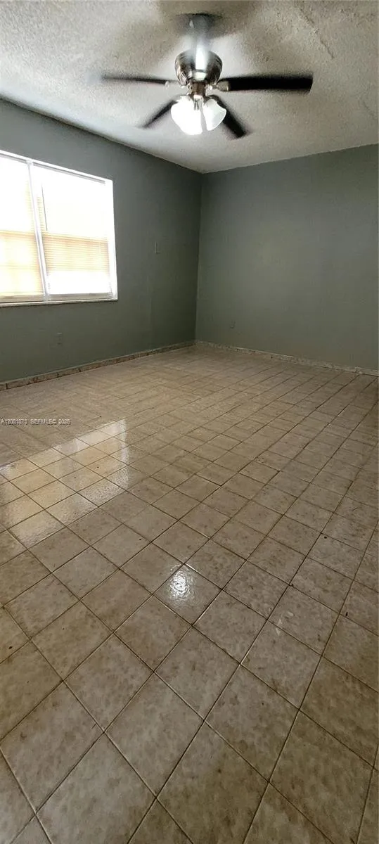 3641 NW 15th St Miami, FL 33125
