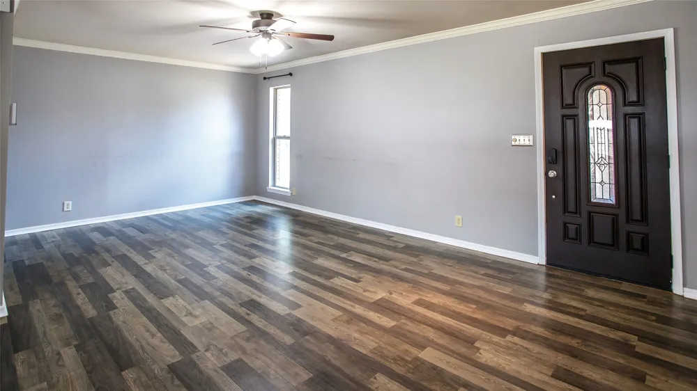 1009 W Edwards Olney, TX 76374