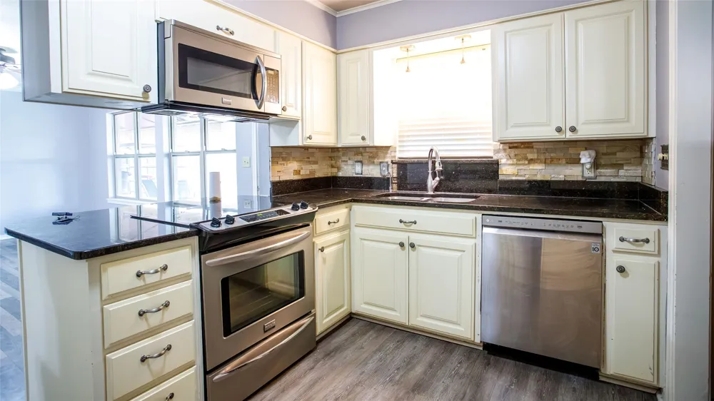 1009 W Edwards Olney, TX 76374