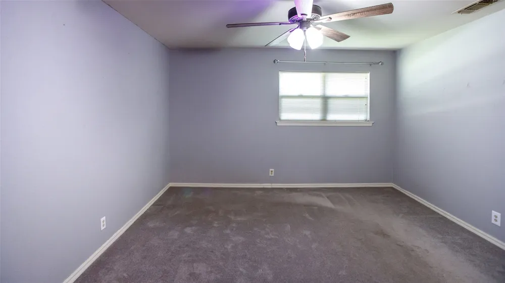 1009 W Edwards Olney, TX 76374
