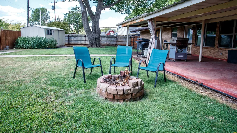 1009 W Edwards Olney, TX 76374