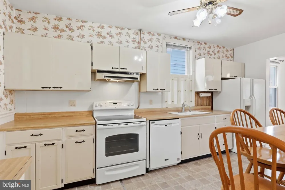 222 MAIN STREET Jacobus, PA 17407