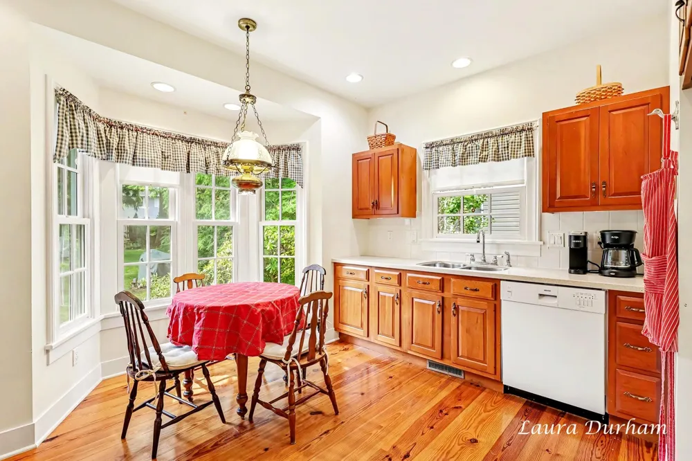 345 Mary Street Saugatuck, MI 49453