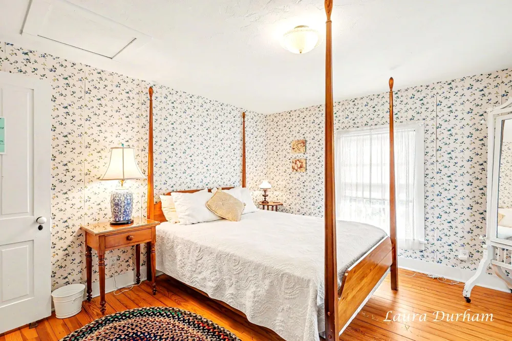 345 Mary Street Saugatuck, MI 49453